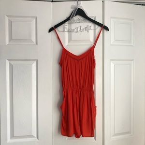 H&M divides coral romper size 6